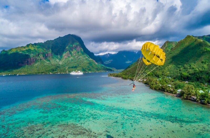 canada-experience-moorea-parasailing-Moorea-Parasailing-featured