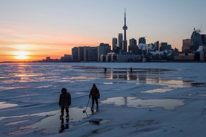 canada-experience-toronto-panorama-inverno-hockey