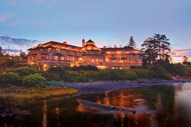 Canada-Experience-Fly&Drive-Hotel-Painters-Lodge